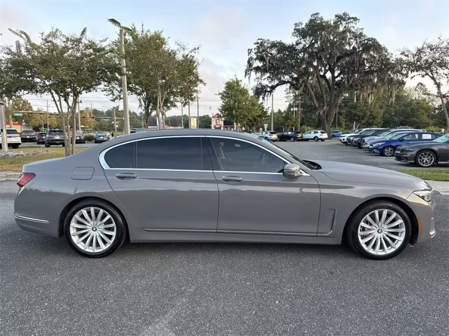 2022 Bmw 740Li photo 1