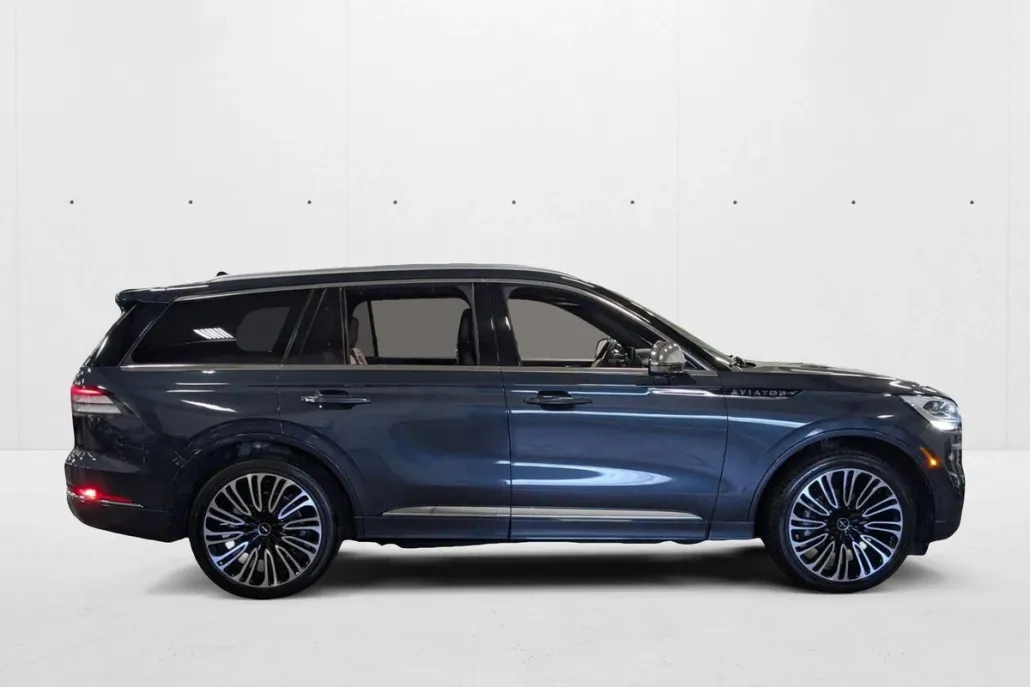 2022 Lincoln Aviator Black Label photo 1