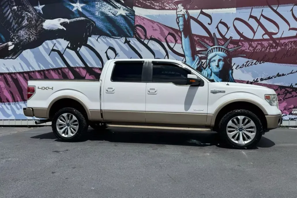2014 Ford F-150 photo 1