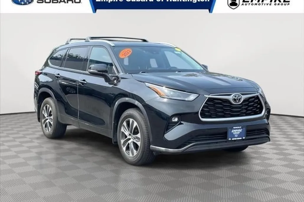 2022 Toyota Highlander XLE photo 1