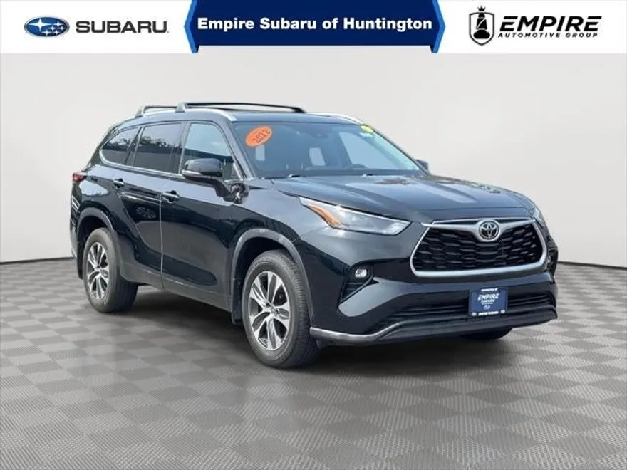 2022 Toyota Highlander XLE photo 1