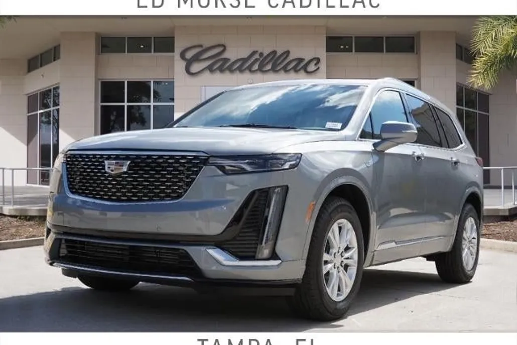 2025 Cadillac XT6 Luxury photo 1