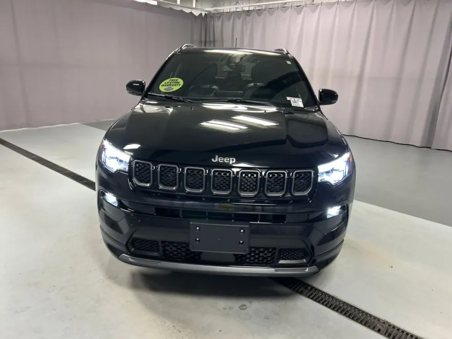 2024 Jeep Compass Limited photo 1