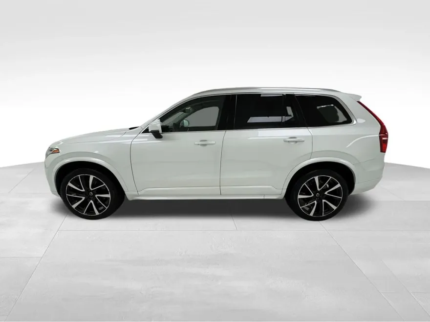 2020 Volvo XC90 T6 Momentum photo 1