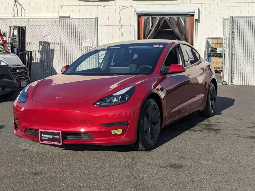 2023 Tesla Model 3 photo 1
