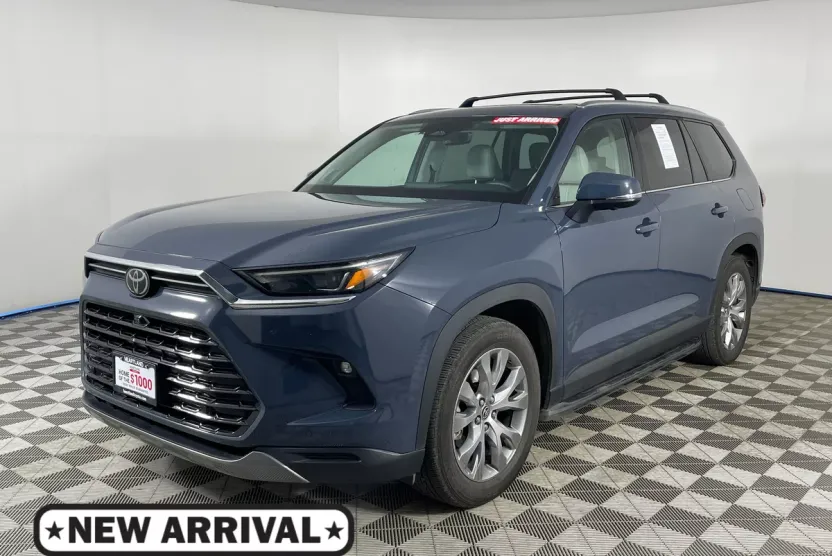 2024 Toyota Highlander Hybrid Limited photo 1