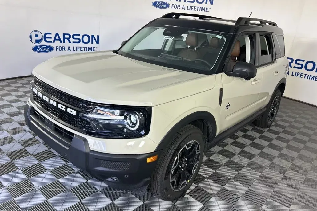 2025 Ford Bronco Sport Outer Banks photo 1