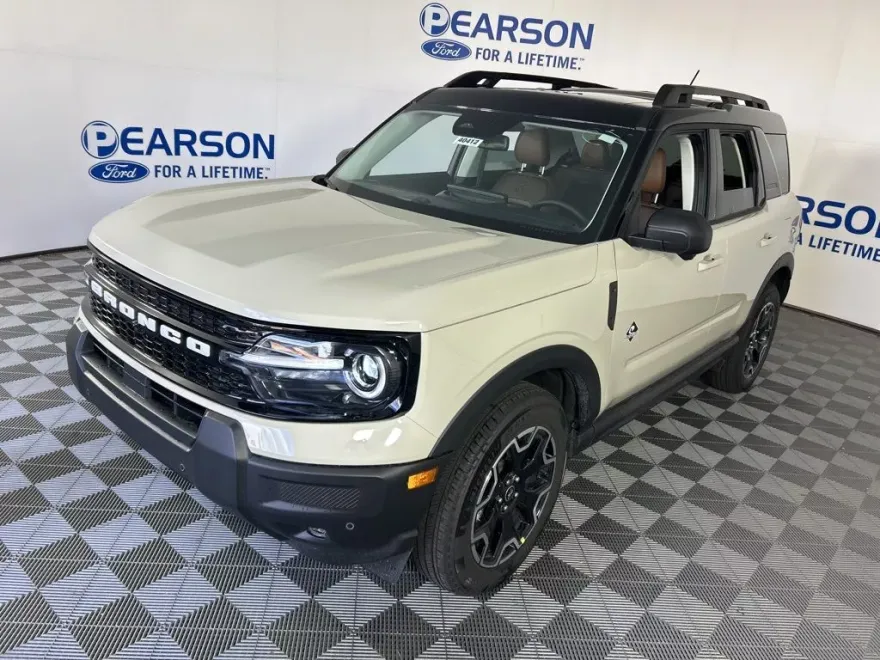 2025 Ford Bronco Sport Outer Banks photo 1