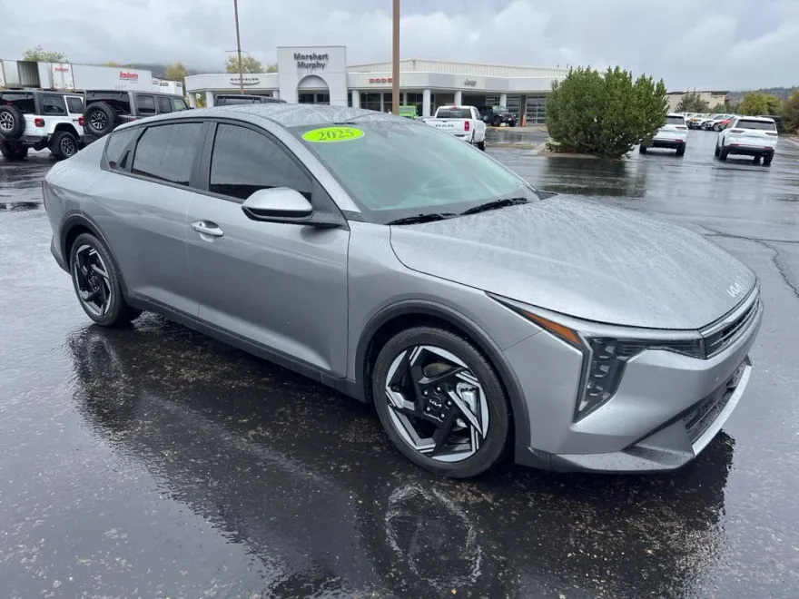 2025 Kia K4 EX photo 1