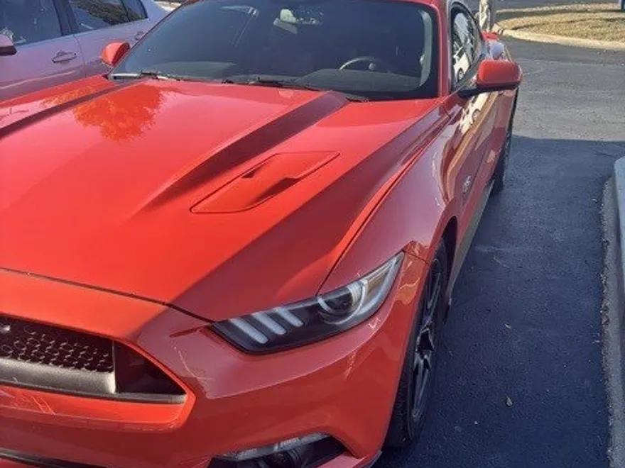 2015 Ford Mustang GT photo 1