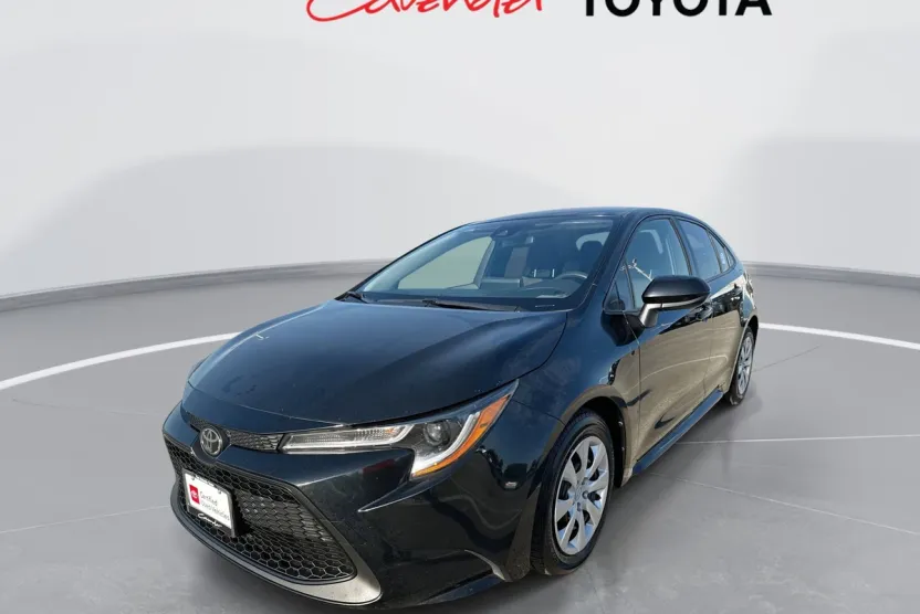 2022 Toyota Corolla LE photo 1