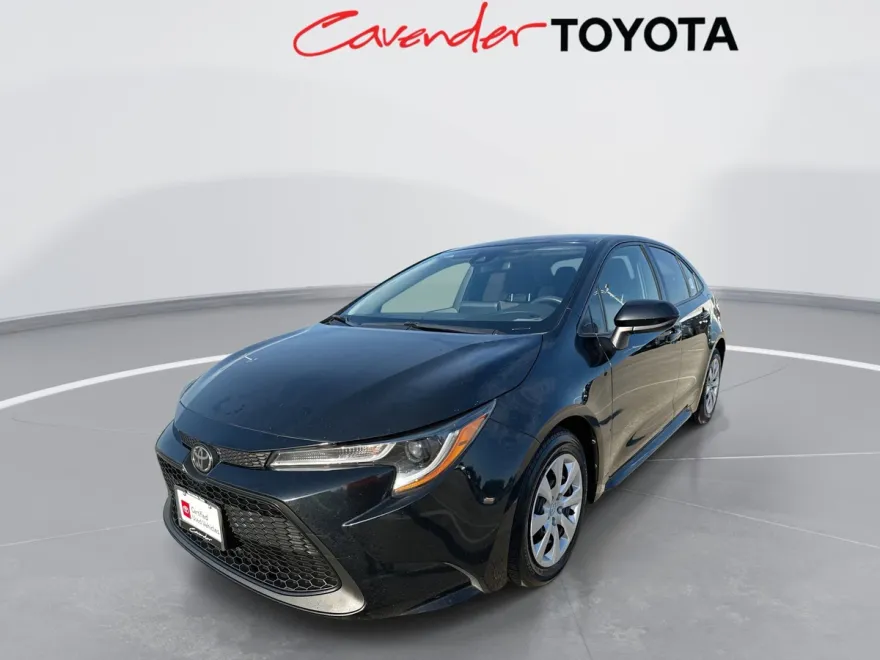 2022 Toyota Corolla LE photo 1