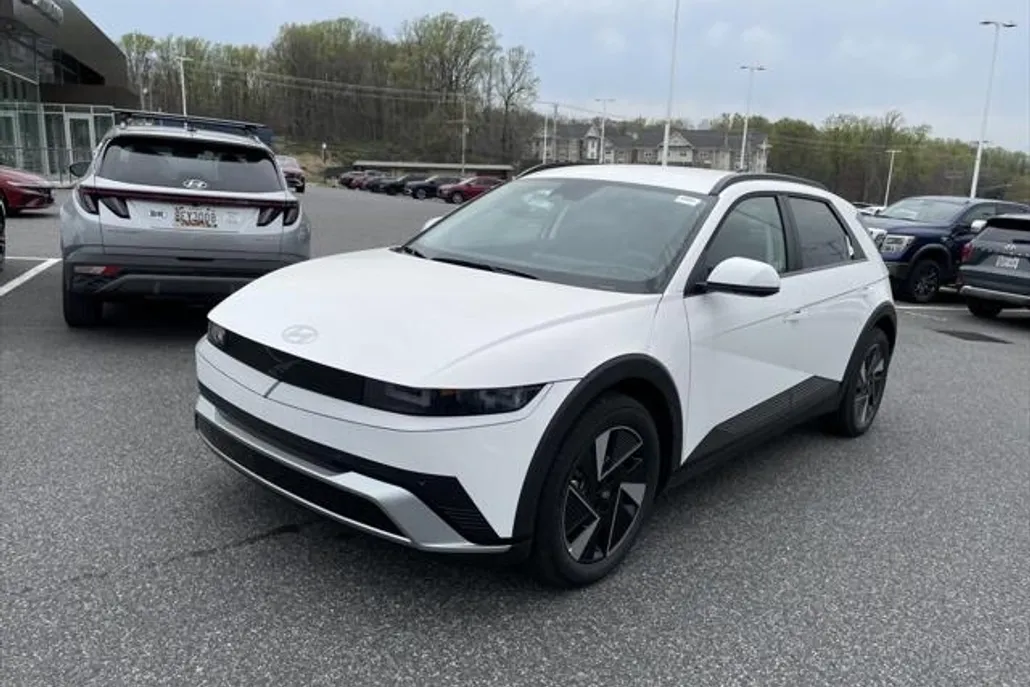 2025 Hyundai Ioniq 5 SEL photo 1