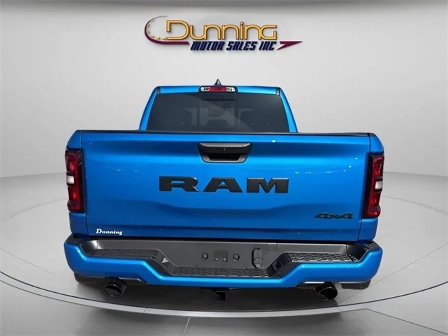 2025 Ram 1500 Tradesman photo 3