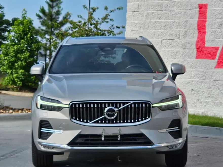 2022 Volvo XC60 Inscription photo 1