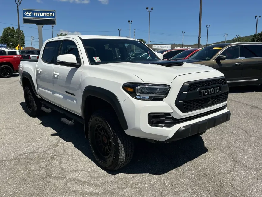 2023 Toyota Tacoma TRD Pro Double Cab SR photo 1