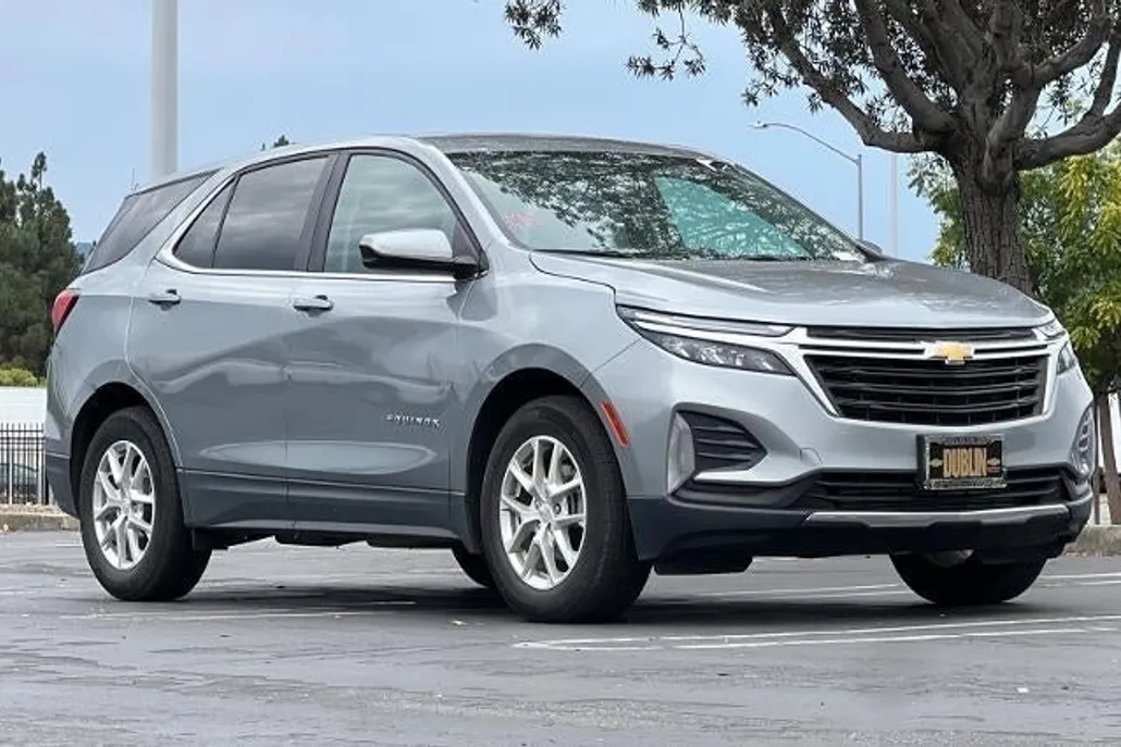 2023 Chevrolet Equinox Base photo 1