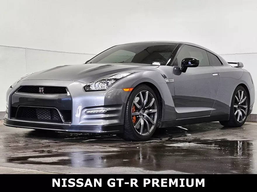 2014 Nissan GT-R Premium photo 1