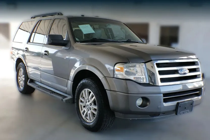 2013 Ford Expedition XLT photo 1