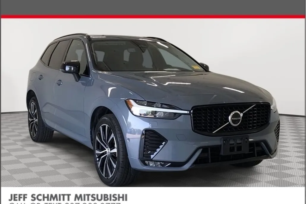 2023 Volvo XC60 B5 Plus photo 1