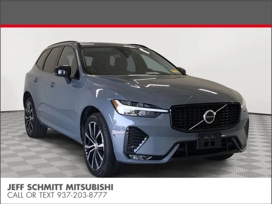 2023 Volvo XC60 B5 Plus photo 1