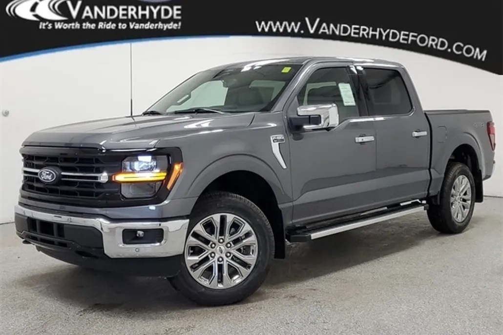 2025 Ford F-150 XLT photo 1