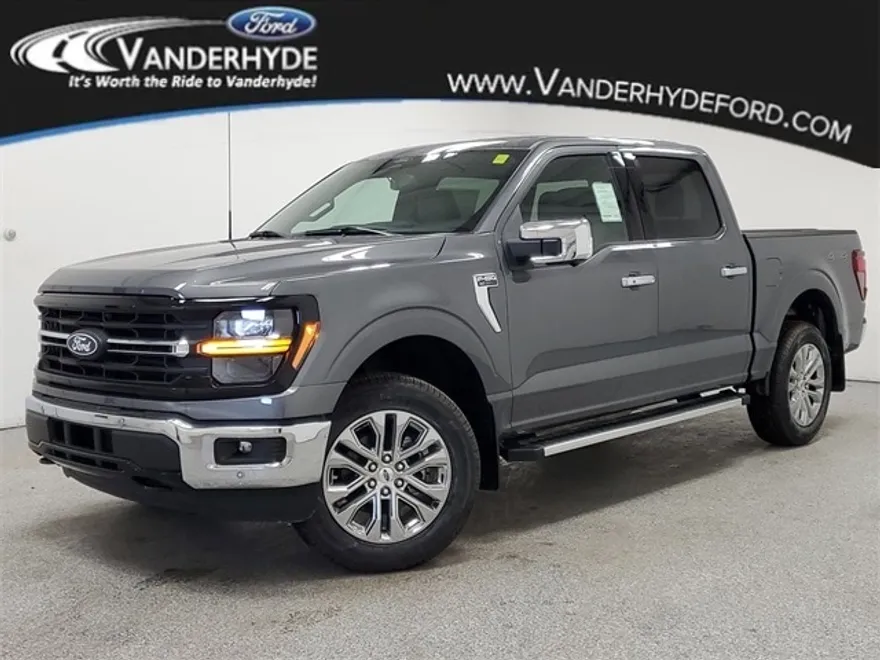 2025 Ford F-150 XLT photo 1