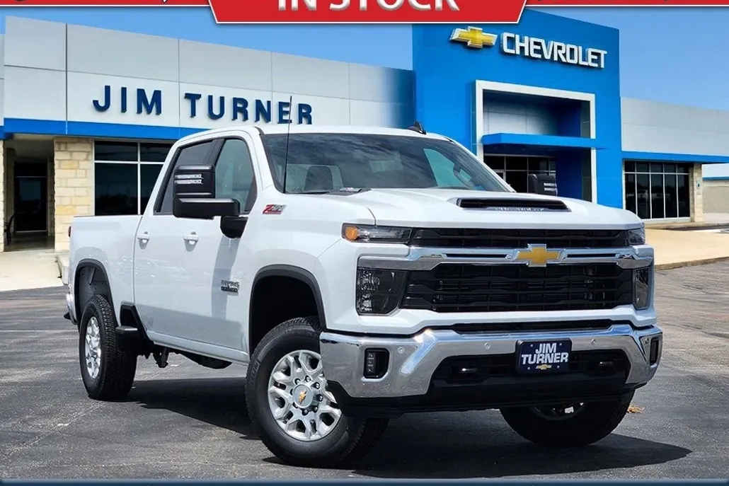 2025 Chevrolet Silverado 2500HD LT photo 1
