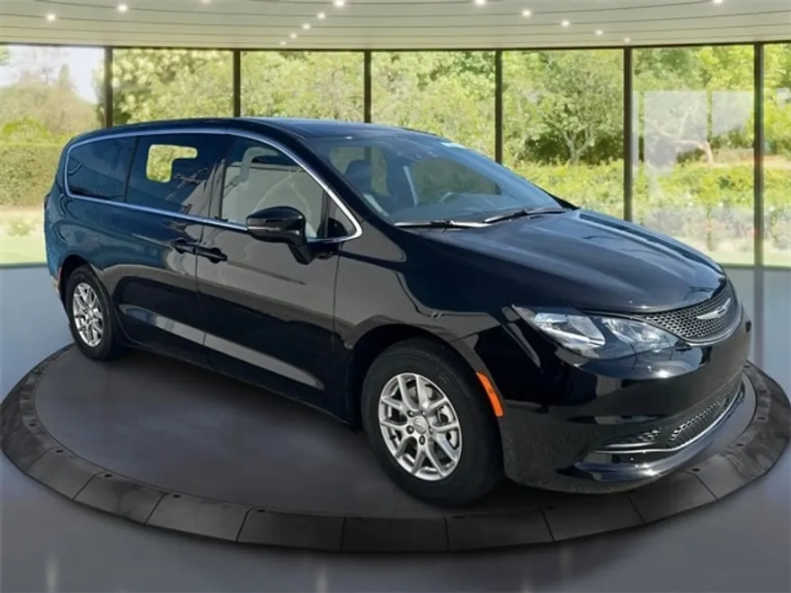 2026 Chrysler Voyager LX photo 1