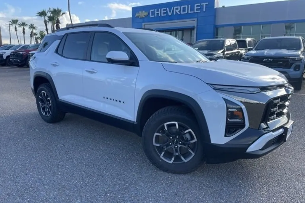 2026 Chevrolet Equinox ACTIV photo 1