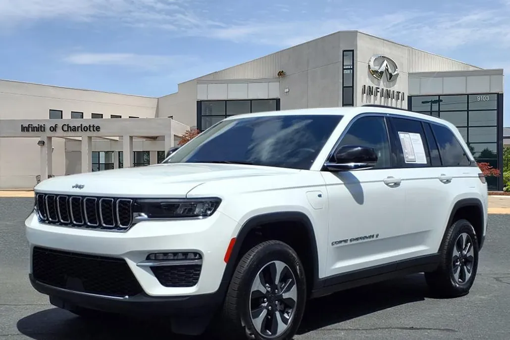 2024 Jeep Cherokee Limited 4xe photo 1