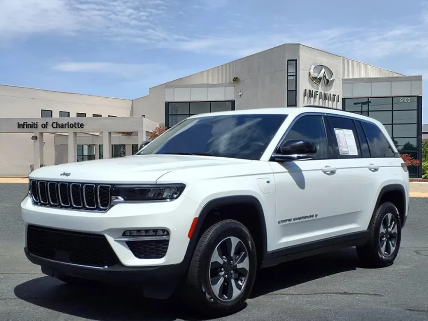 2024 Jeep Cherokee Limited 4xe photo 1
