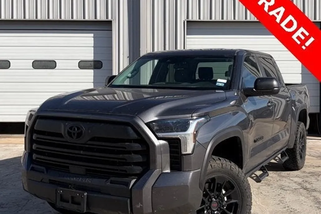 2024 Toyota Tundra SR5 photo 1