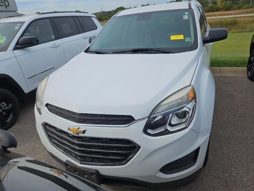 2016 Chevrolet Equinox LS photo 1