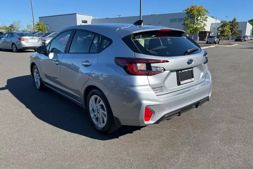 2025 Subaru Impreza Base photo 1