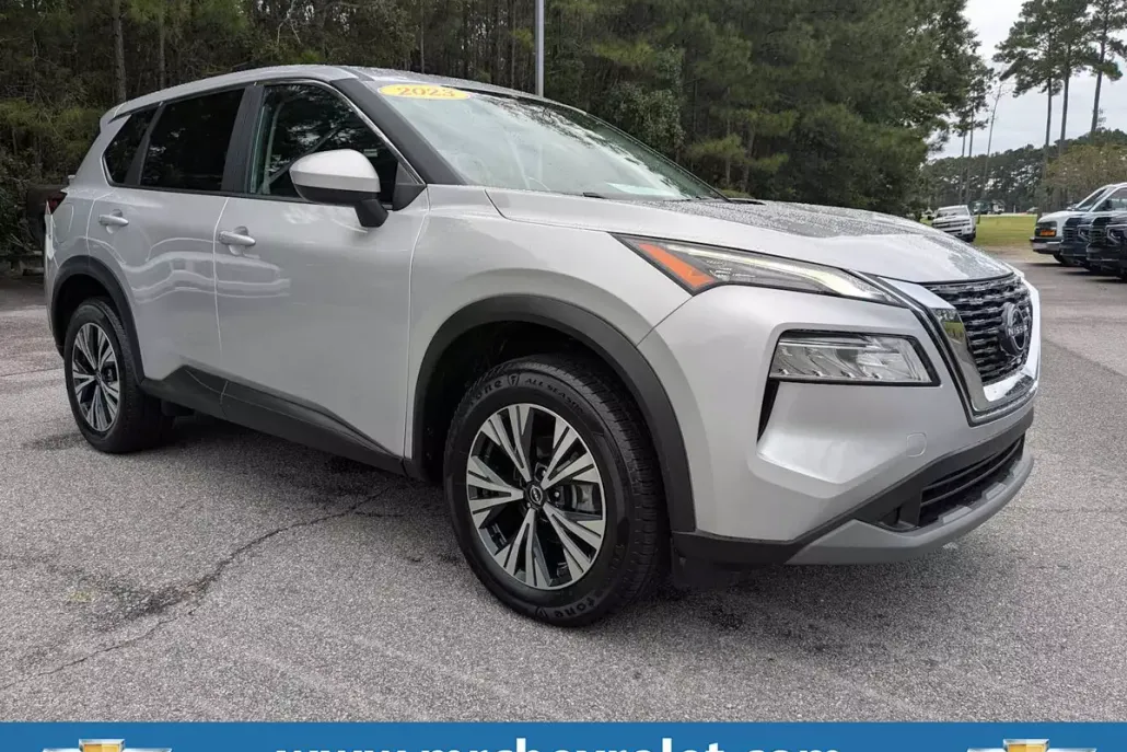 2023 Nissan Rogue SV photo 1