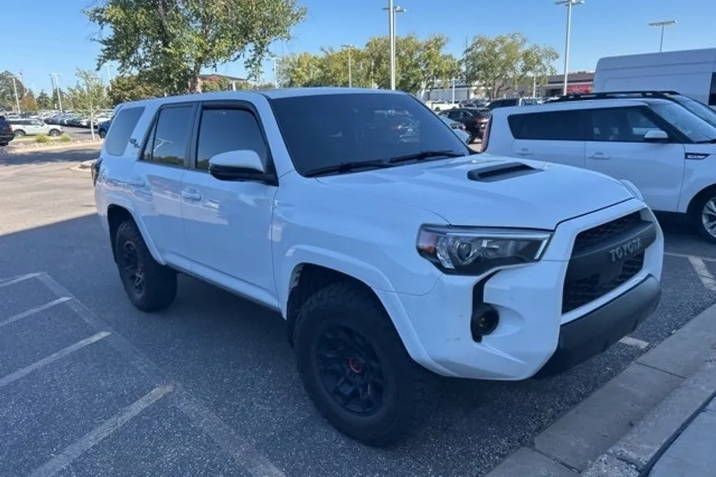 2024 Toyota 4Runner TRD Off-Road Premium photo 1