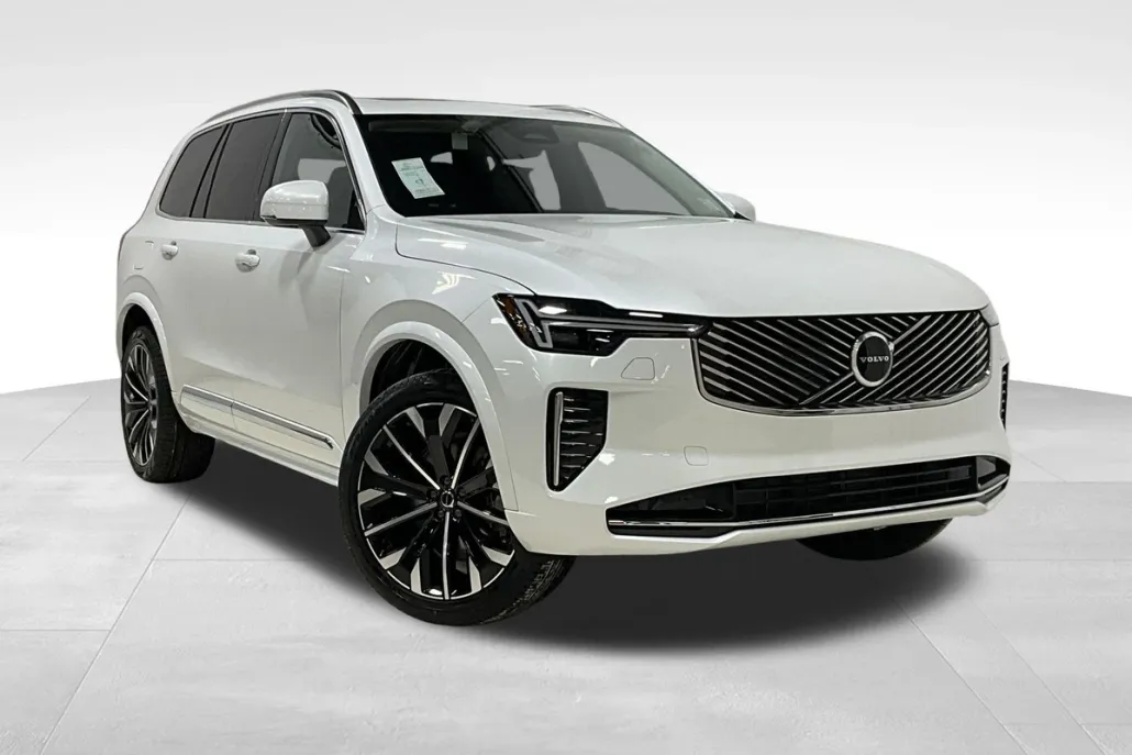 2025 Volvo XC90 Core photo 1