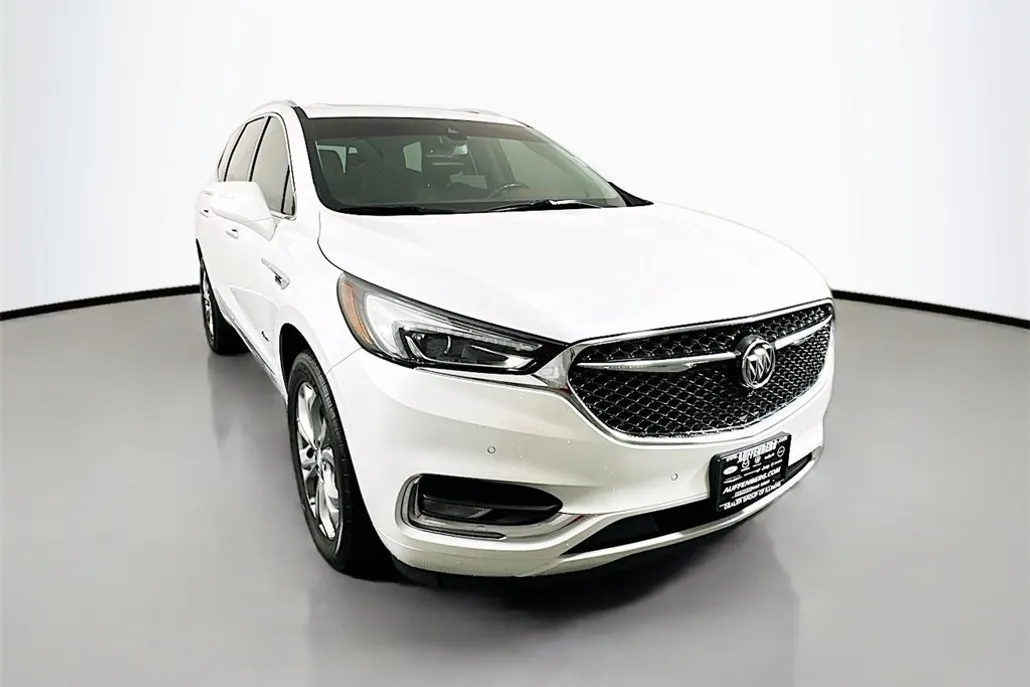 2021 Buick Enclave Avenir photo 1