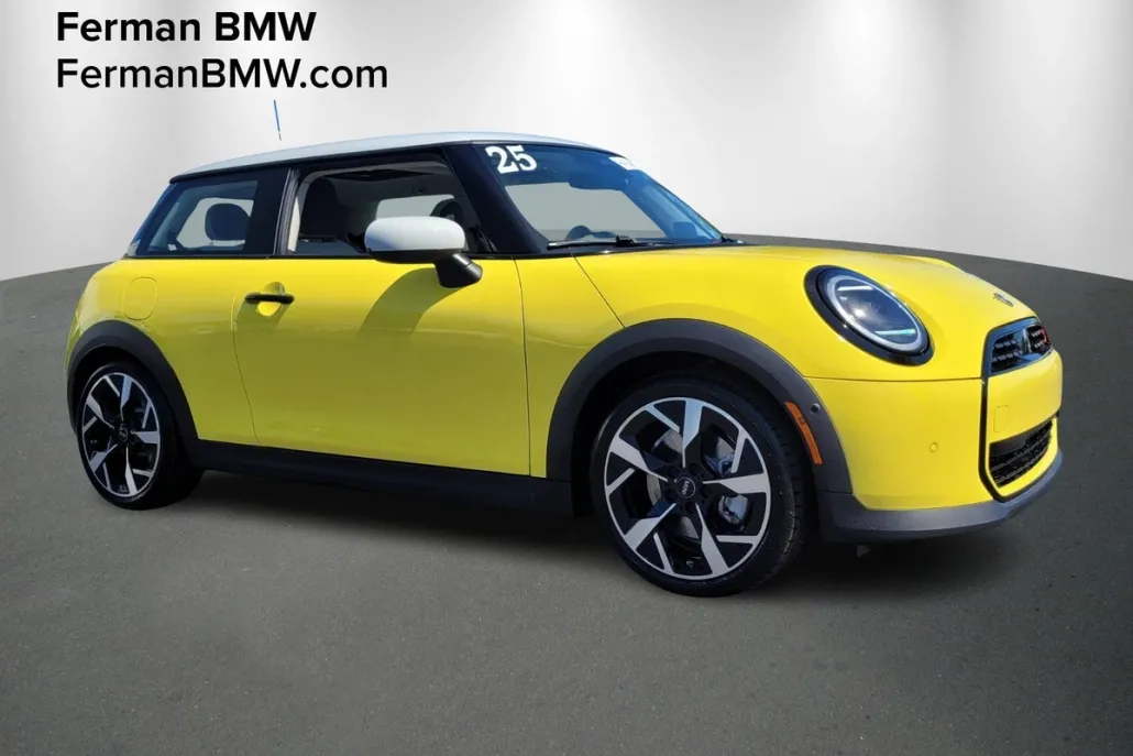 2025 Mini Cooper 2 Door Hardtop Signature photo 1