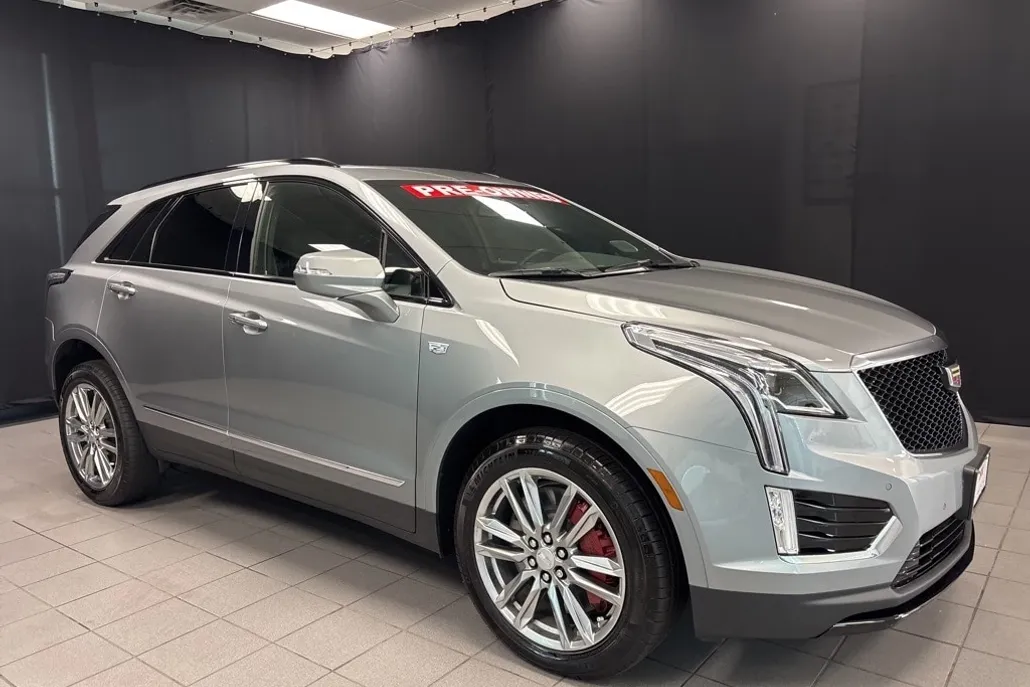 2025 Cadillac XT5 Sport photo 1