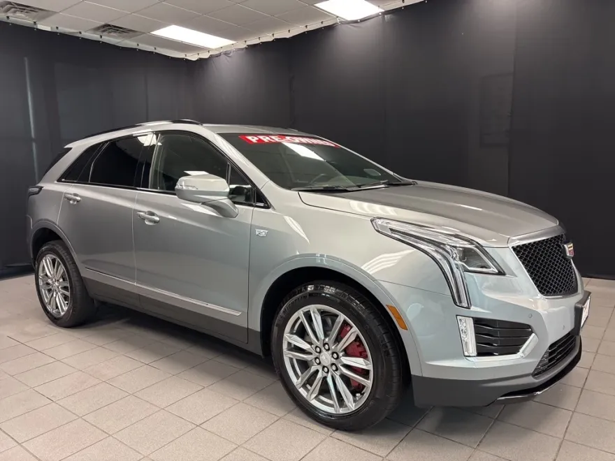 2025 Cadillac XT5 Sport photo 1