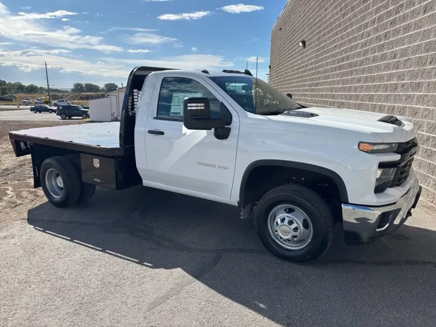 2025 Chevrolet Silverado 3500HD Work Truck photo 1