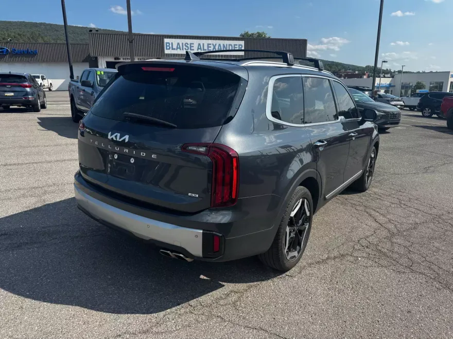 2024 Kia Telluride S photo 1