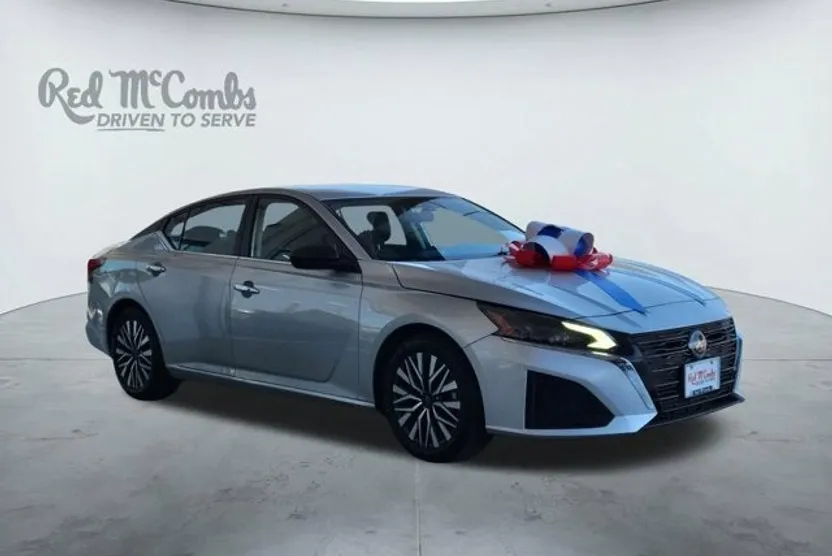 2024 Nissan Altima 2.5 SV photo 1