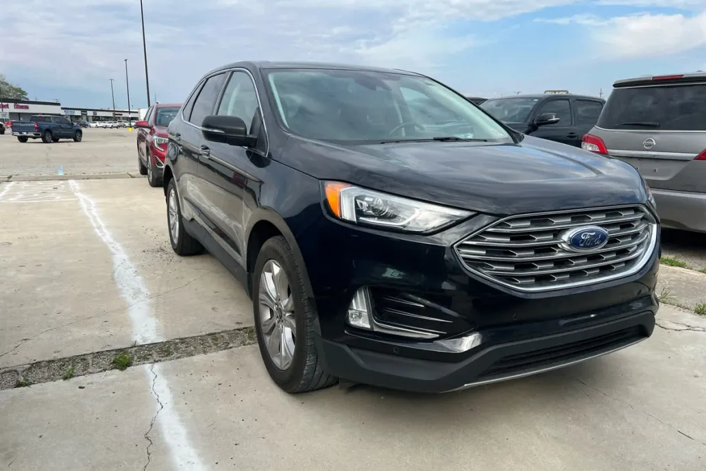 2022 Ford Edge Titanium photo 1