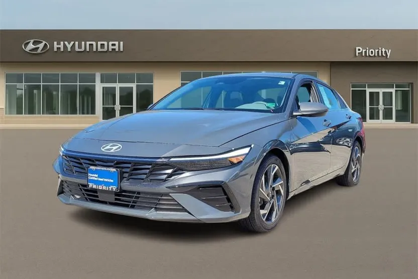 2024 Hyundai Elantra SEL Convenience photo 1