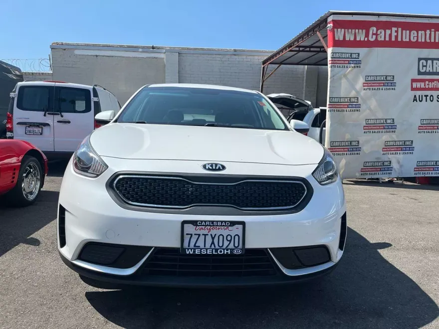 2017 Kia Niro FE photo 1