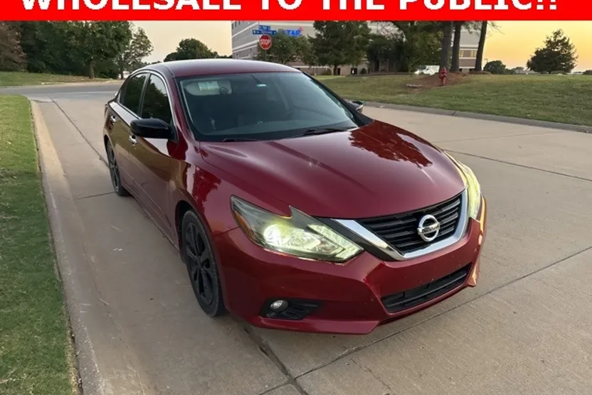 2017 Nissan Altima 2.5 SR photo 1