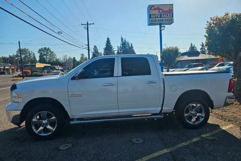 2015 Ram 1500 SLT photo 1